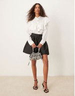 scallop blouse in pearl white