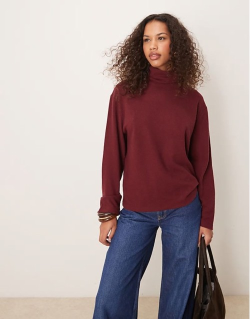 oversized supersoft roll neck in burgundy