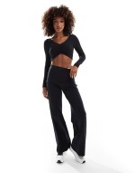 ruched front long sve active top in black