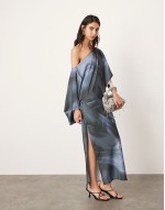 satin slouchy off shoulder maxi dress in grey abstract print