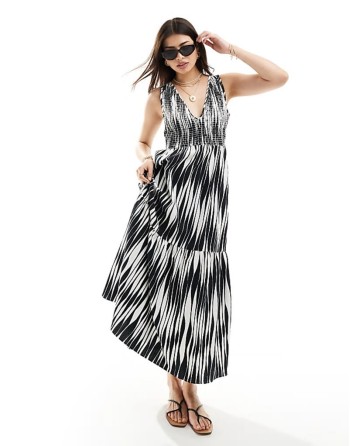 v-neck crinkle midi sundress with tiered skirt in abstract print