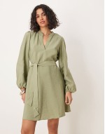 v neck tie waist mini dress in green