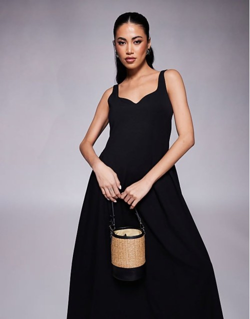 sweetheart godet midi dress in black